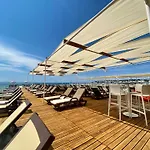 Seaside 3*