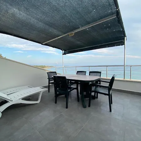 Seaside 3*