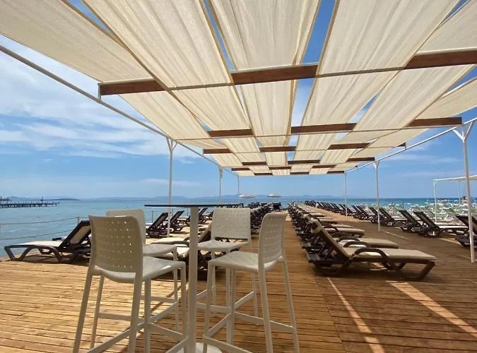 Seaside Apart