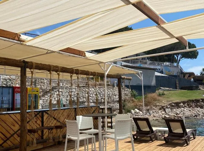 Seaside Apart 3*