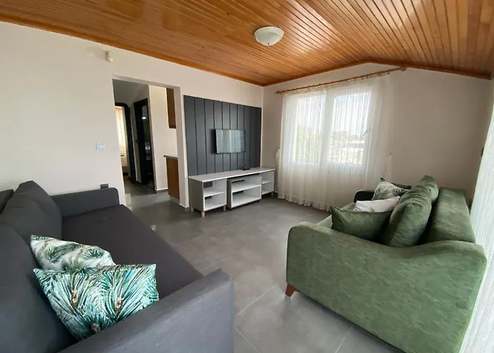 Seaside Apart 3*